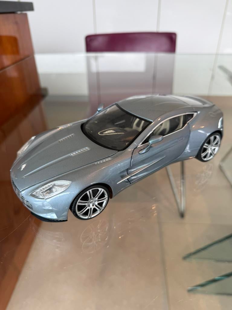Mondo Motors ASTON MARTIN ONE 77 1.18, Ophalen of Verzenden, Zo goed als nieuw