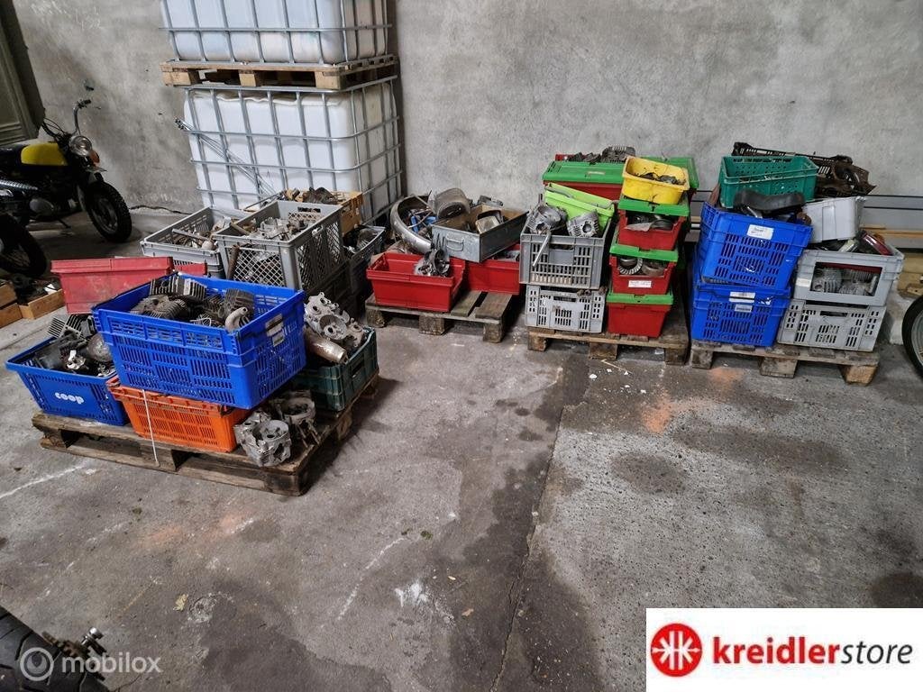 Grote partij oldtimer bromfiets onderdelen 5 pallets vol, Fietsen en Brommers, Ophalen, Gebruikt, Diverse, Diverse