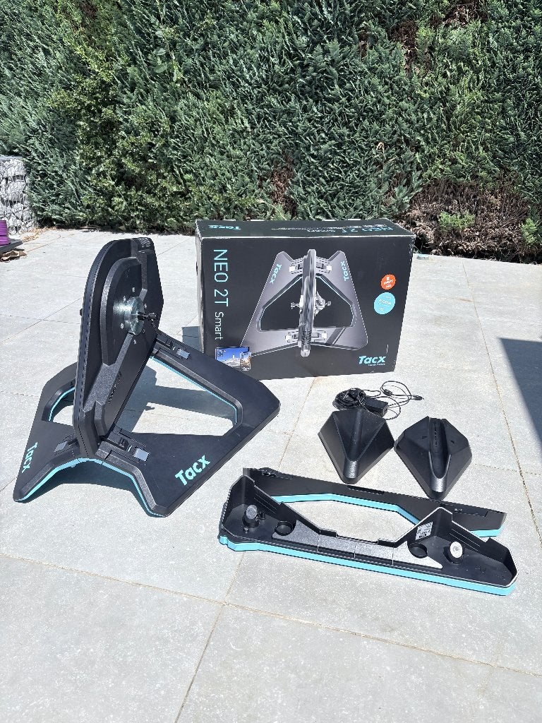 Tacx Neo 2T Smart/Motion Plates/Cassette/Boîte d’origine, Sports & Fitness, Cyclisme, Utilisé, Autres types, Enlèvement
