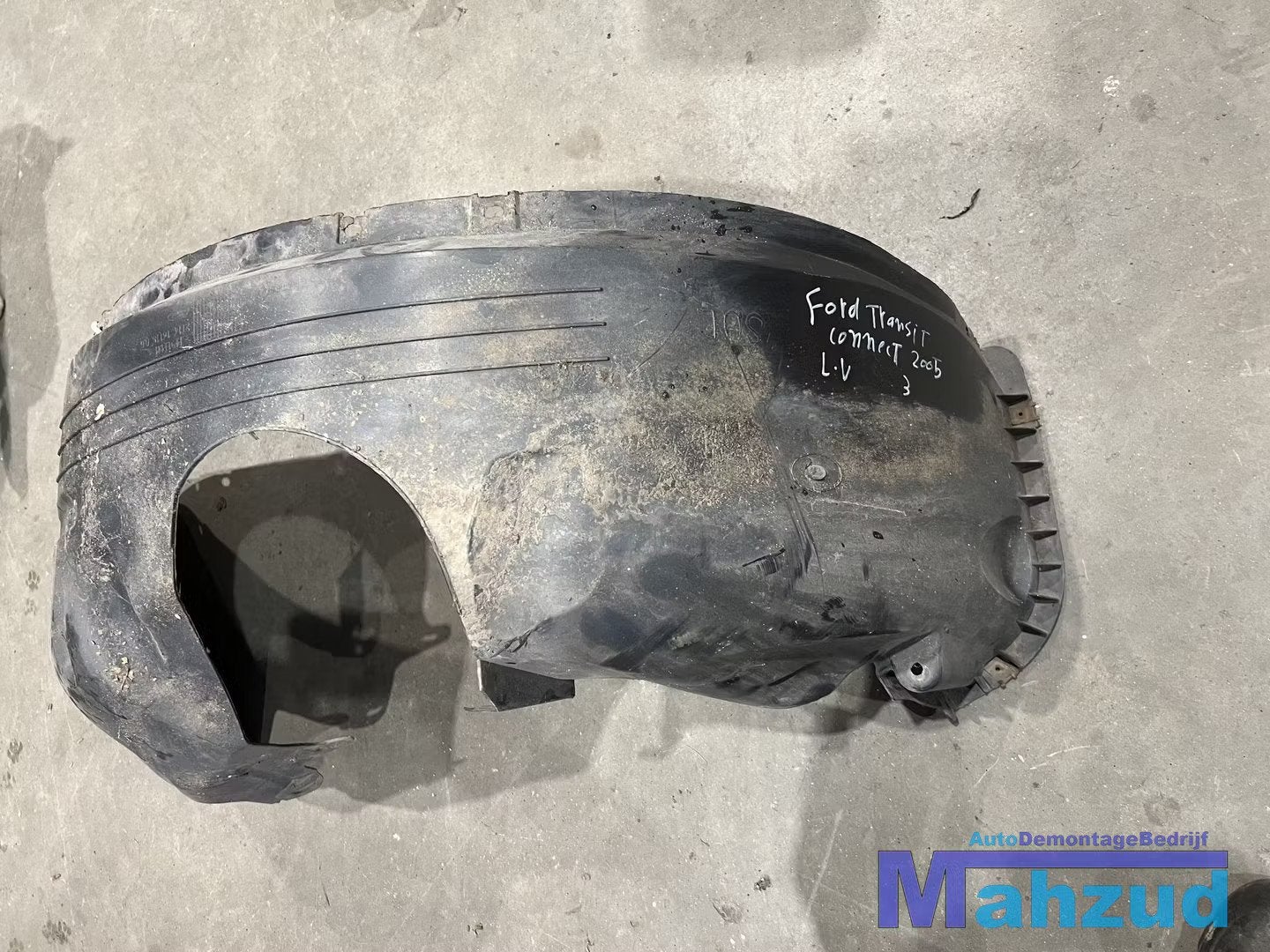 FORD TRANSIT CONNECT Links voor wielkuip modderkuip 02-12, Info@ford.com, Avant, Ford Motor Company, American Road 1
48126  Dearborn