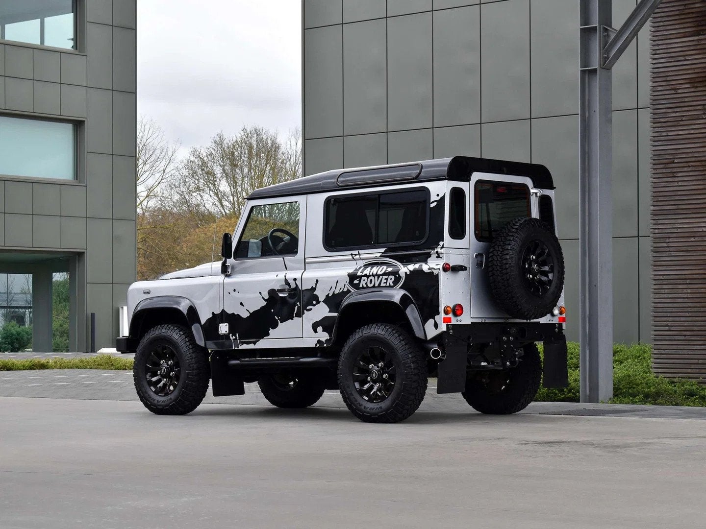 Land Rover Defender 90 2.2TD4 - "Eastnor Edition", Autos, Achat, Entreprise, Boîte manuelle, Noir
