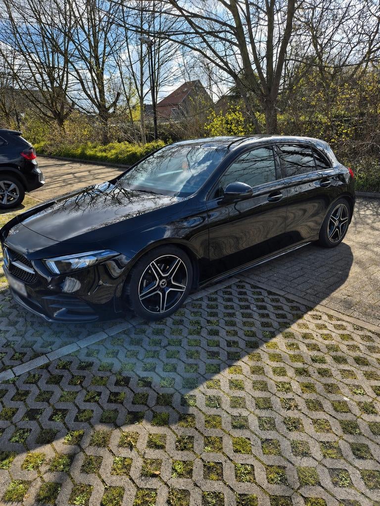 Mercedes-Benz A180 hatchback AMG Line, Sport edition 2019, Autos, 100 kW, Achat, Euro 6, Noir