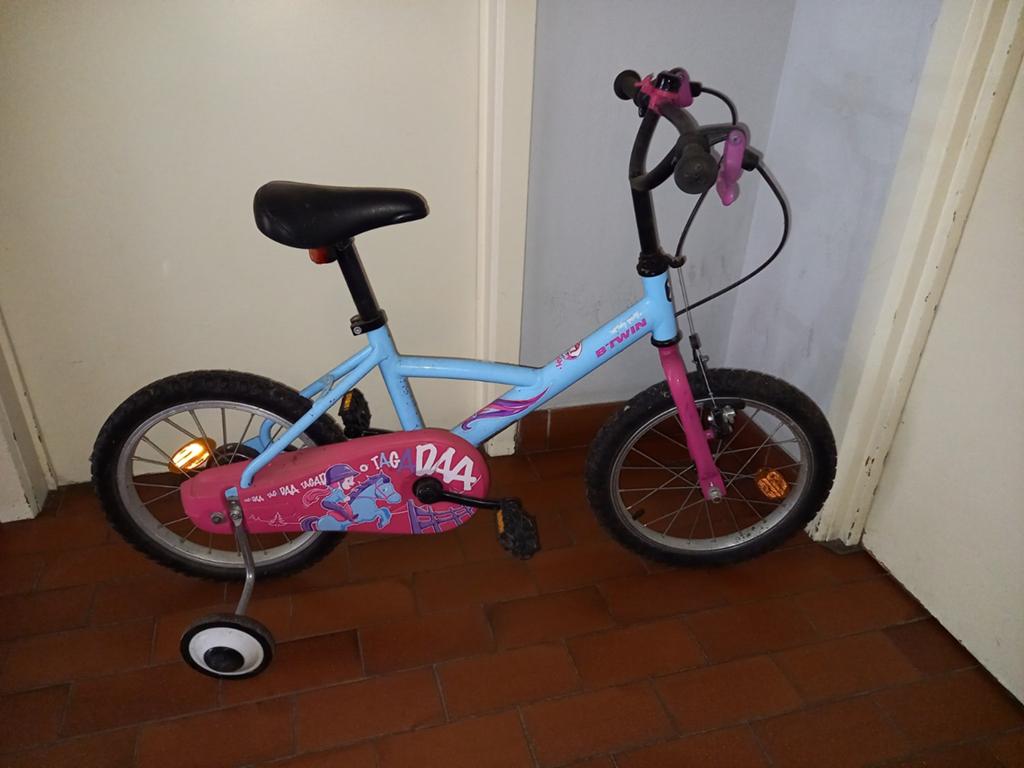 BTWIN meisjesfiets, Ophalen, Zijwieltjes, Gebruikt, Velgrem