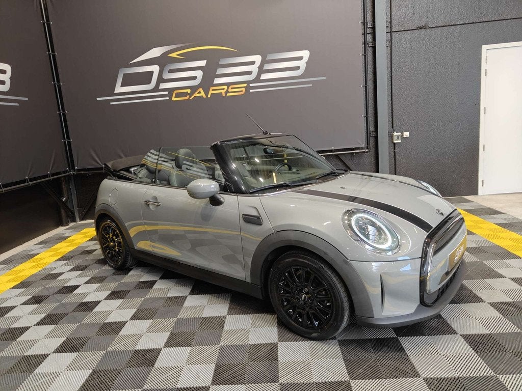 Mini Cooper Cabrio 1.5 Sport/LED/Leder/PDC/Cruise/Ambi/DigiA, Auto's, Mini, Voorwielaandrijving, Gebruikt, Zwart, Cabriolet