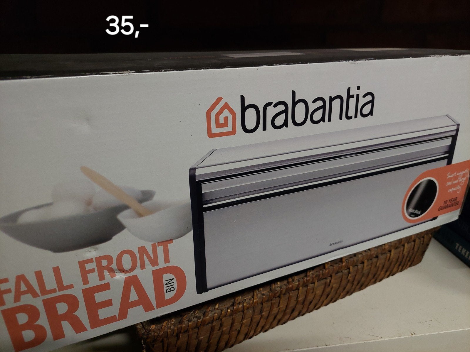 Broodtrommel Brabantia, Ophalen