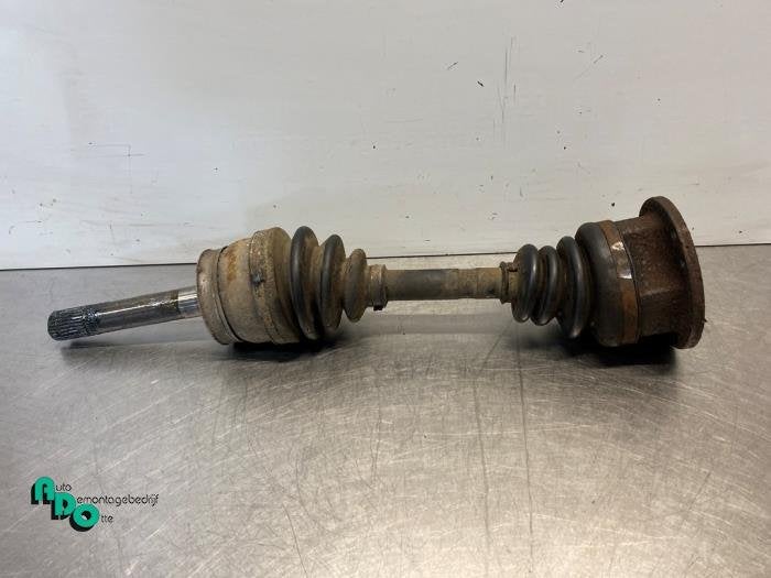 Aandrijfas rechts-voor van een Nissan Terrano (Terrano II 93, Gebruikt, -, -, Ophalen of Verzenden