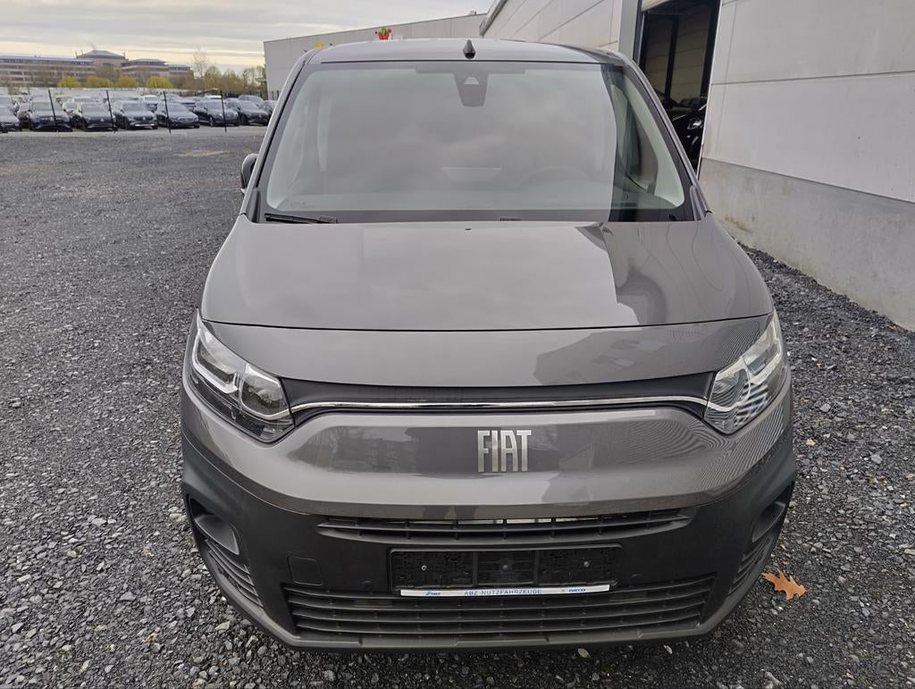 FIAT E-DOBLO L2  MOD.2023 1.450KM 3 PLACES -42% de remise, Stof, 5 deurs, Zilver of Grijs, 0 g/km
