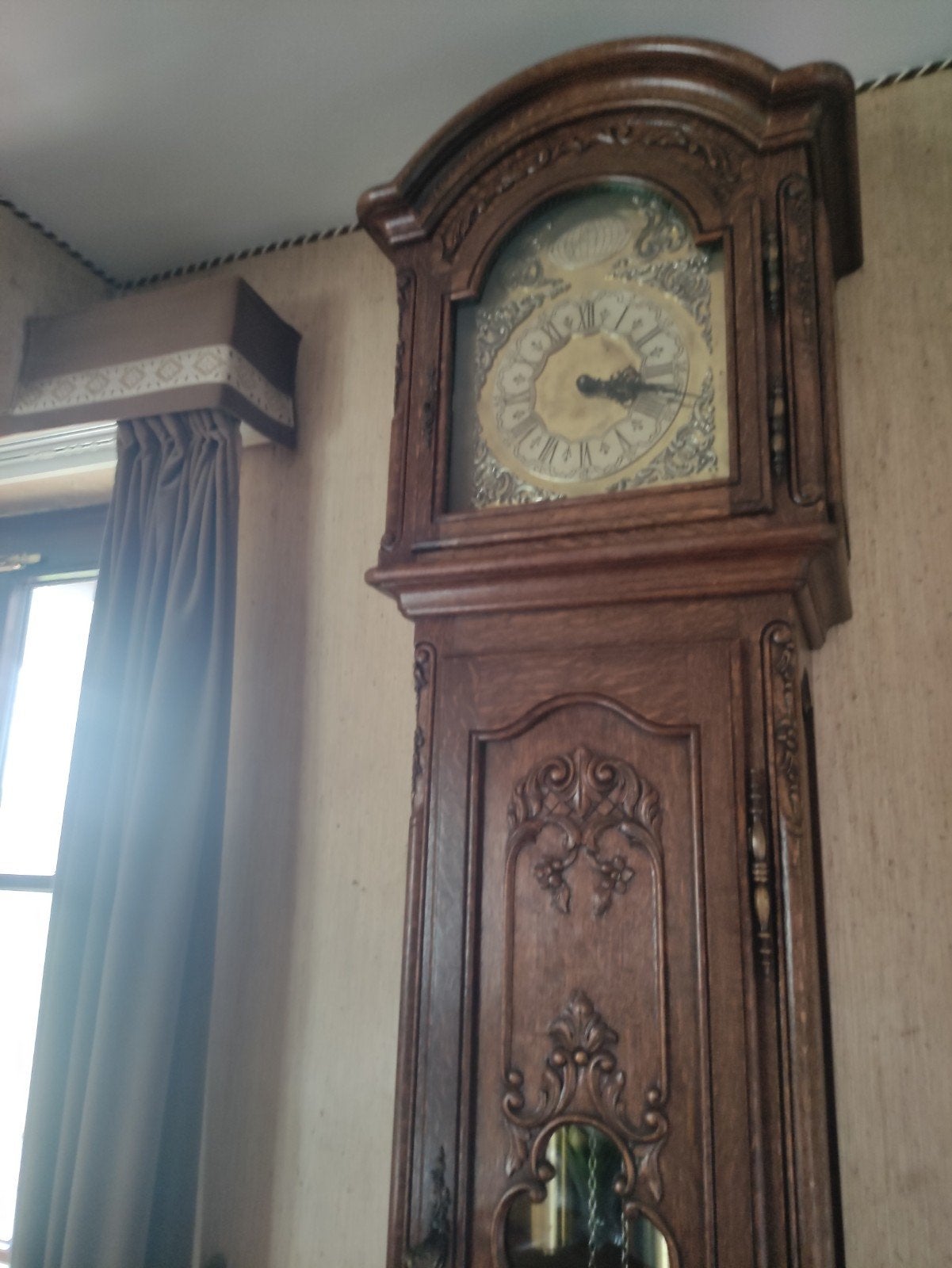 Magnifique horloge de parquet en chêne sculpté – complète, Enlèvement