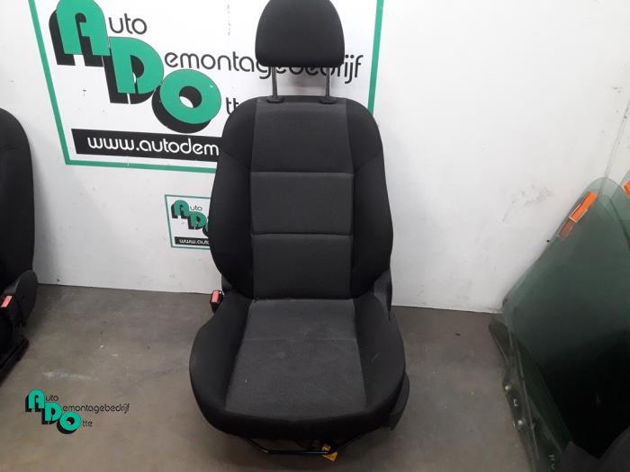 Siège gauche d'un Peugeot 207 (207 06-), -, 3 mois de garantie, Utilisé, -