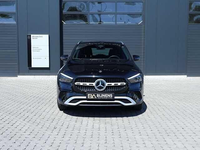 Mercedes-Benz GLA 180, Auto's, Mercedes-Benz, Automaat, Zwart, Zwart, 5 zetels