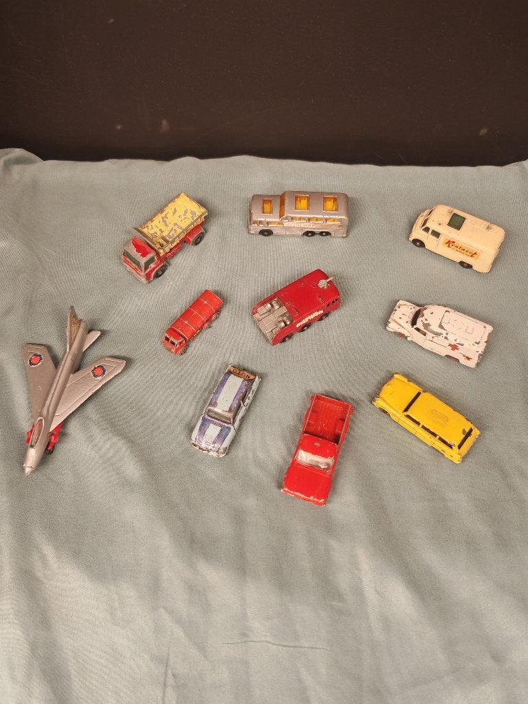 Lotje oude Matchbox Lesney auto's en vliegtuigje – Lot 2/2, Gebruikt, Mattel, Inc., 333 Continental Blvd, El Segundo, CA 90245, Verenigde Staten.