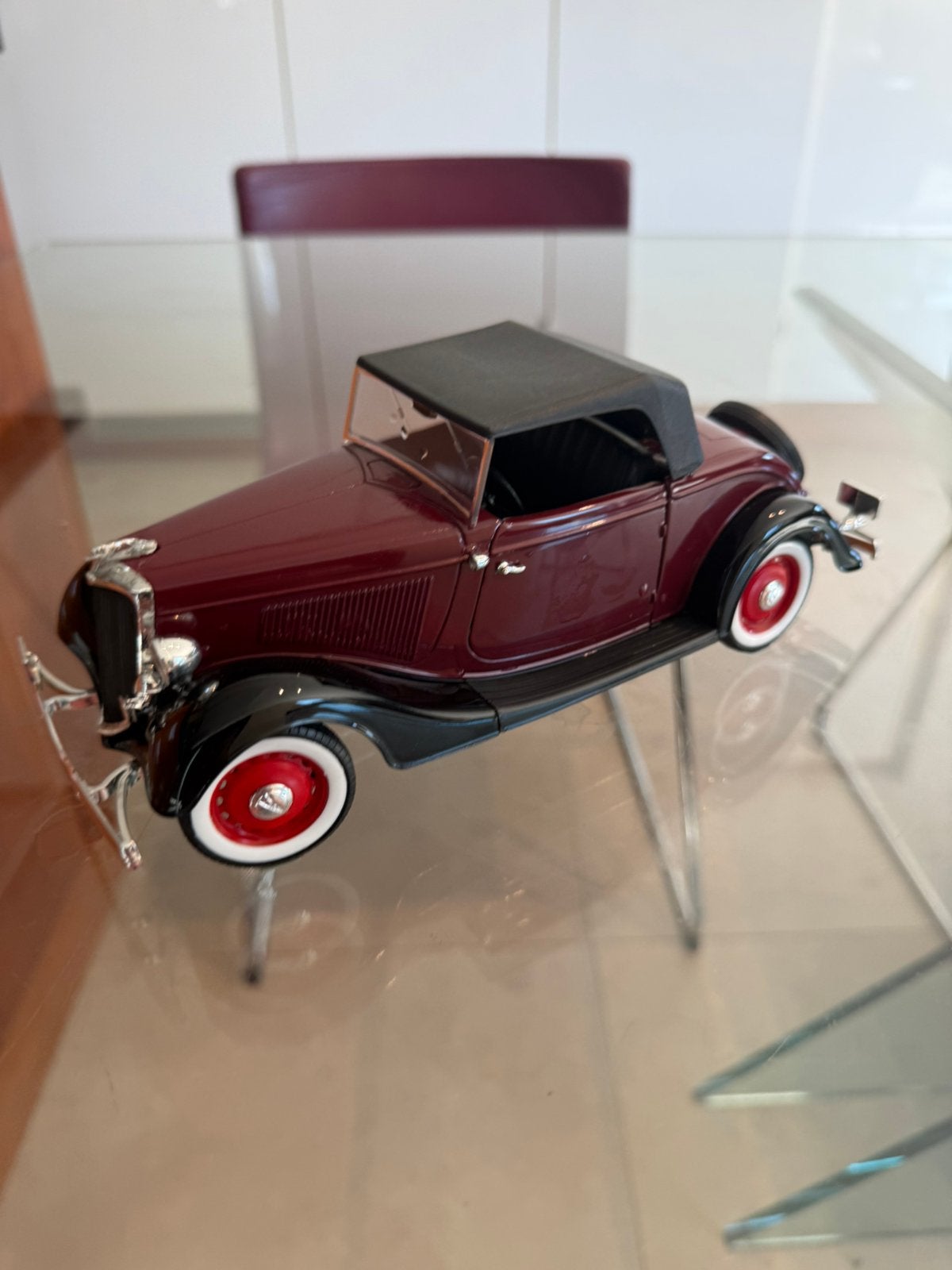Ford V8 Roadster de 1934 1:18 sans boîte, Enlèvement ou Envoi, Comme neuf, Voiture, Solido