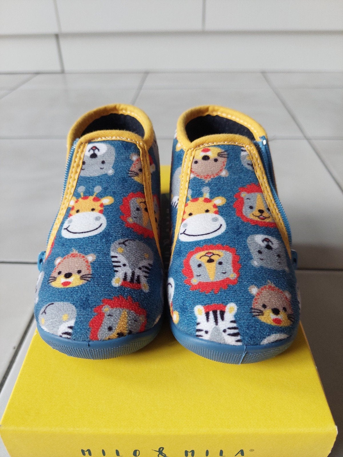 Pantoffels Milo & Mila maat 22, Garçon ou Fille, Enlèvement, Autres types, Neuf