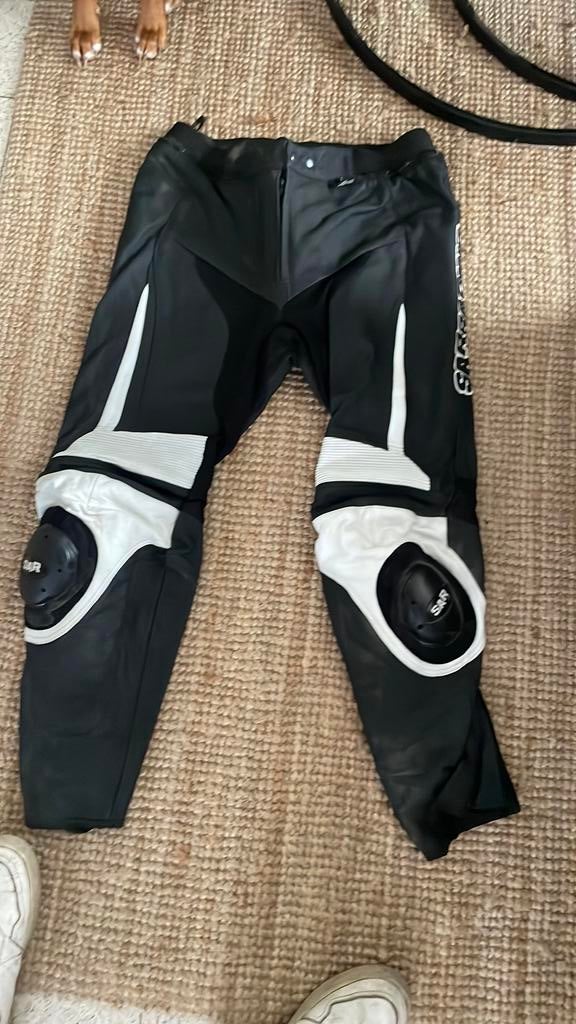 Leder motorbroek met kniepads, nooit gebruikt, maat 60, Motoren, Kleding | Motorkleding, Ophalen, Nieuw zonder kaartje, Heren