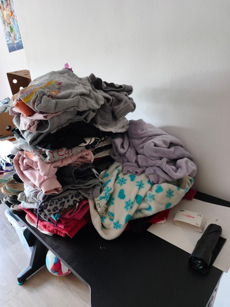 Lot de vêtements, Enlèvement