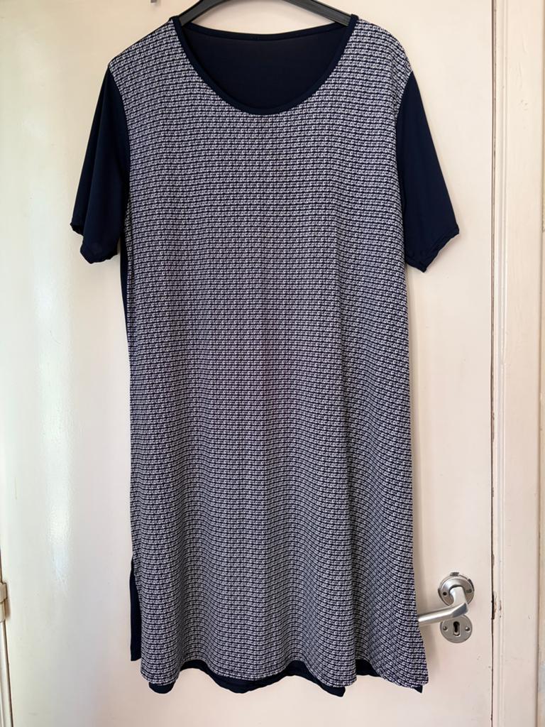 Robe à manches courtes légère taille 50-52, Enlèvement ou Envoi, Comme neuf, Bleu, Robe