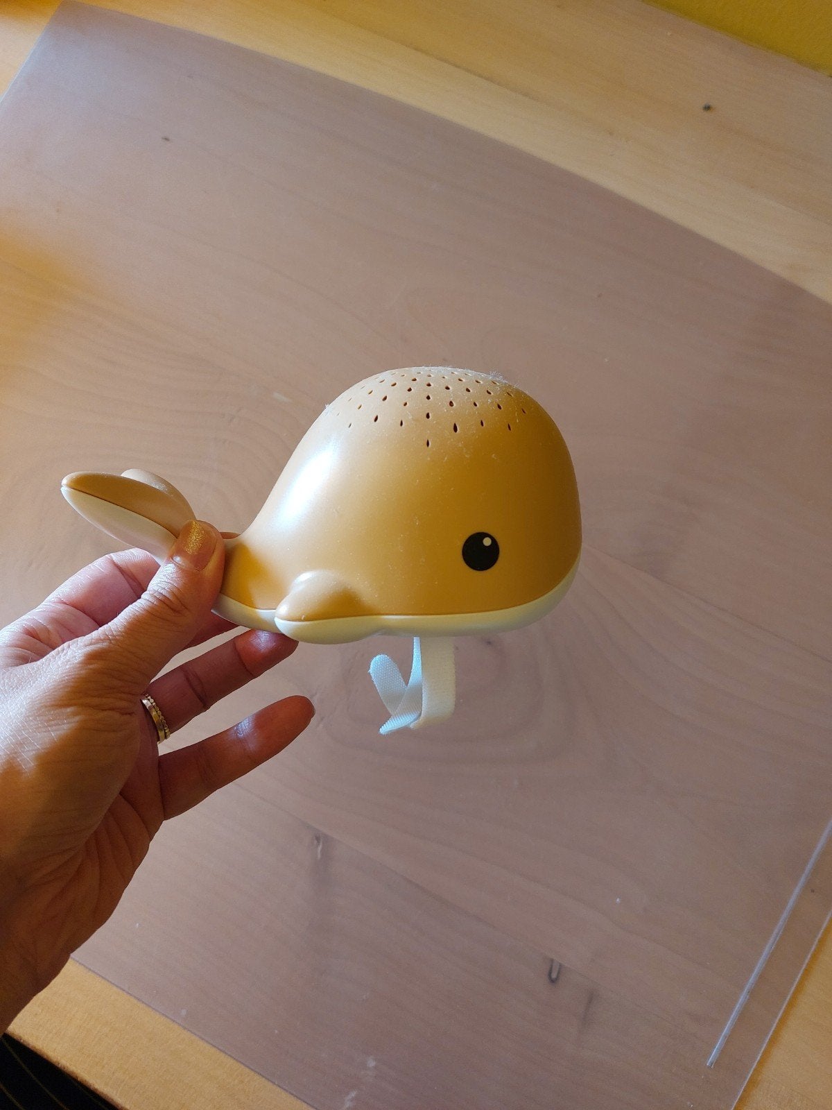ZAZU lichtprojector baby Wally de walvis okergeel, Kinderen en Baby's, Ophalen