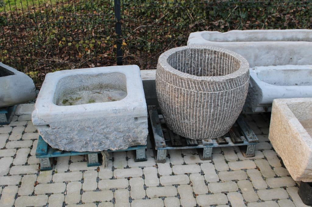 auge ou bac en pierre bleu , jardinière , voir photos !, Pierre, 30 à 60 cm, Enlèvement, Utilisé