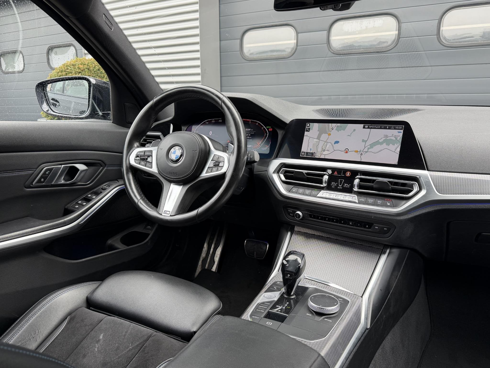 BMW 3-serie Touring 320d High Executive M-Sport | Navigatie, Automaat, Achterwielaandrijving, Euro 6, 4 cilinders