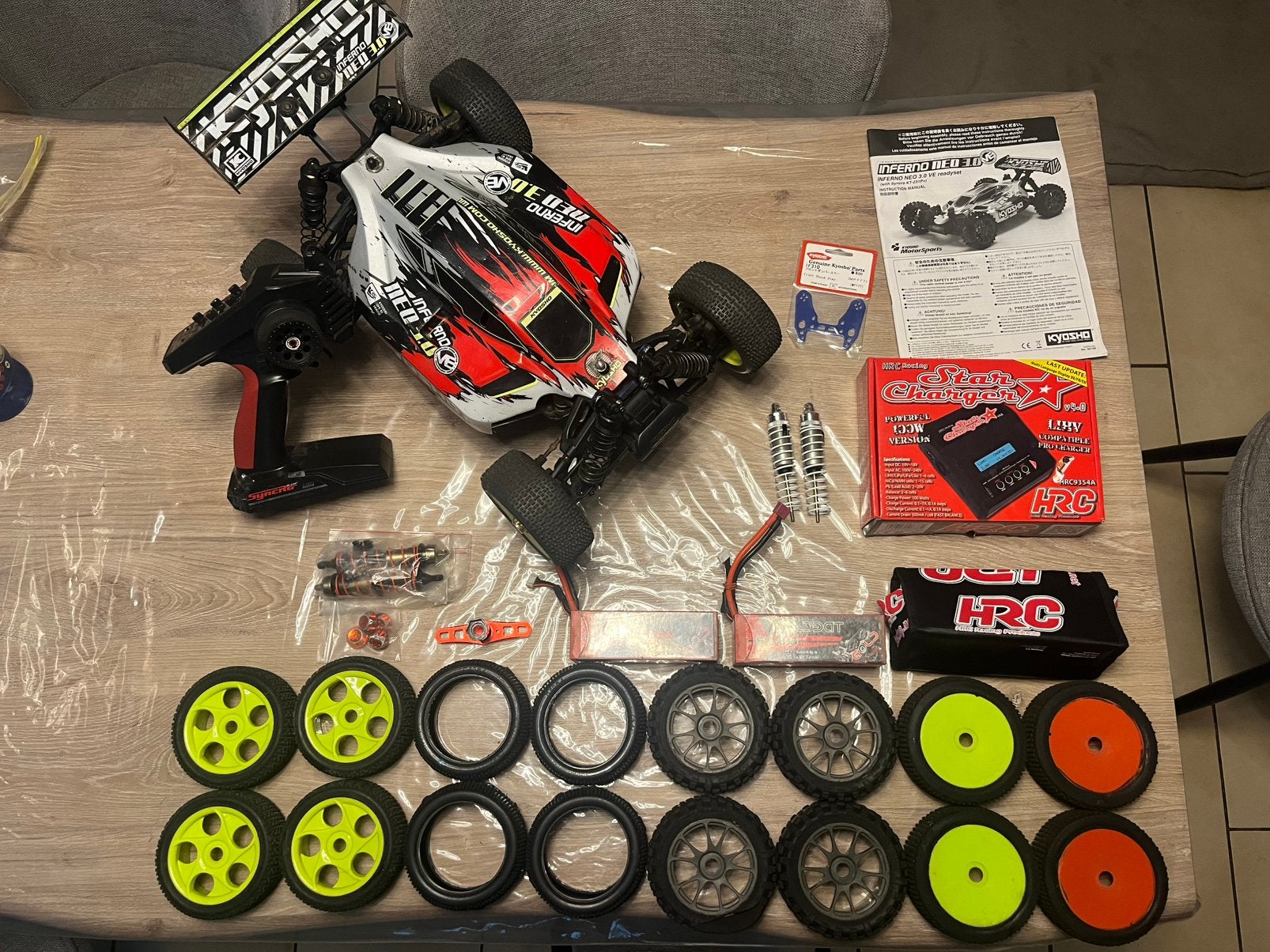 Kyosho inferno neo 3.0 electrique, Hobby & Loisirs créatifs, Enlèvement, Comme neuf