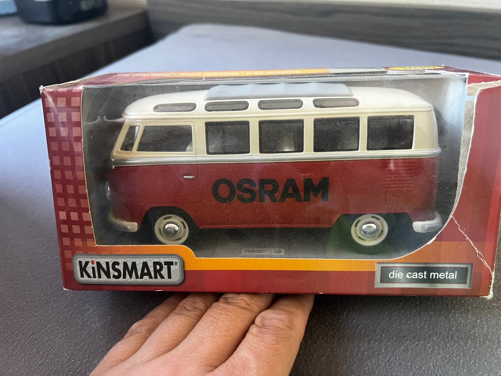 Volks wagen t1 bus schaal 1/24, Hobby en Vrije tijd, Modelauto's | 1:24, Ophalen, Zo goed als nieuw