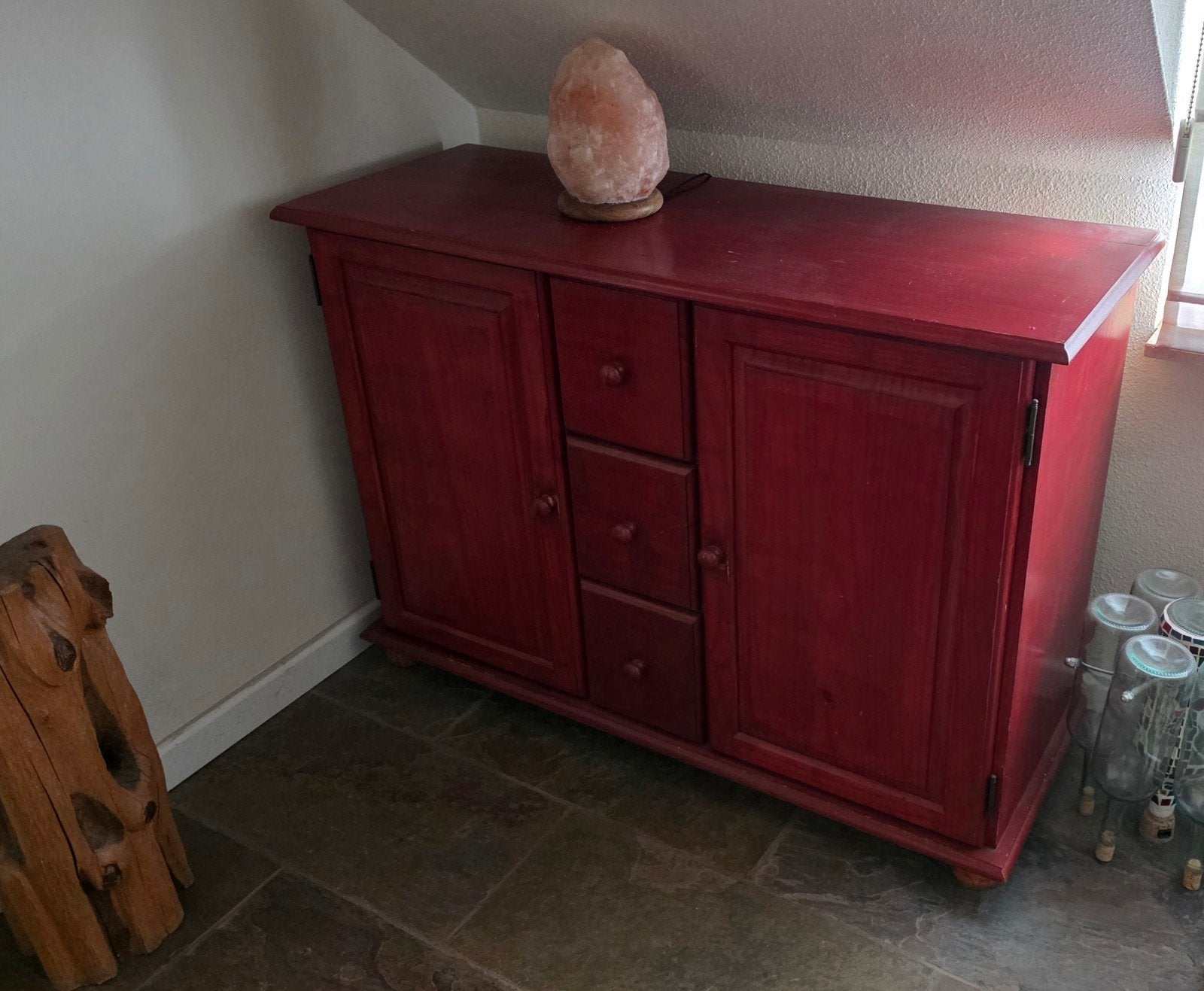 Rood houten dressoir met lades en deuren, 25 à 50 cm, 100 à 150 cm, Enlèvement, Utilisé