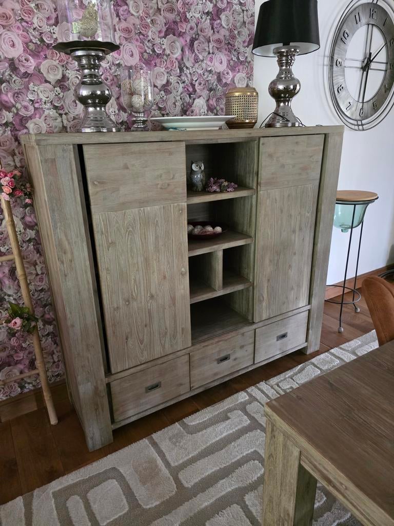 H&H kast, Maison & Meubles, Enlèvement