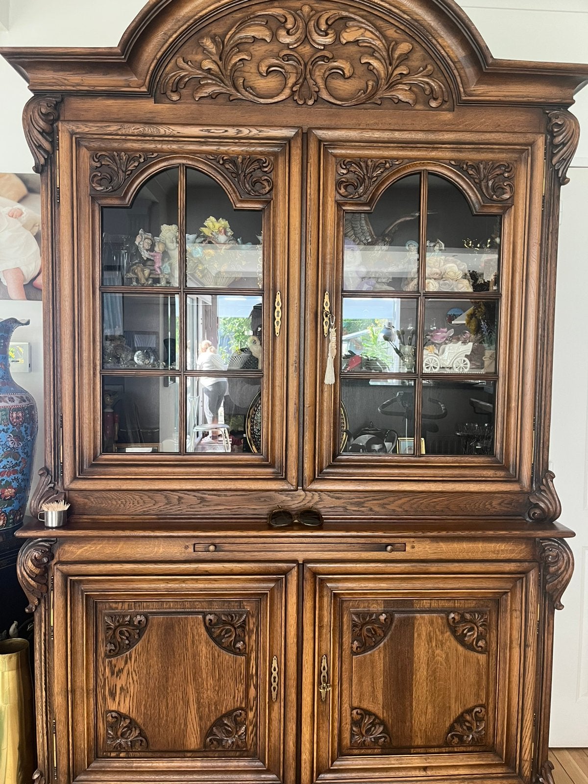 Vitrine nast, Enlèvement