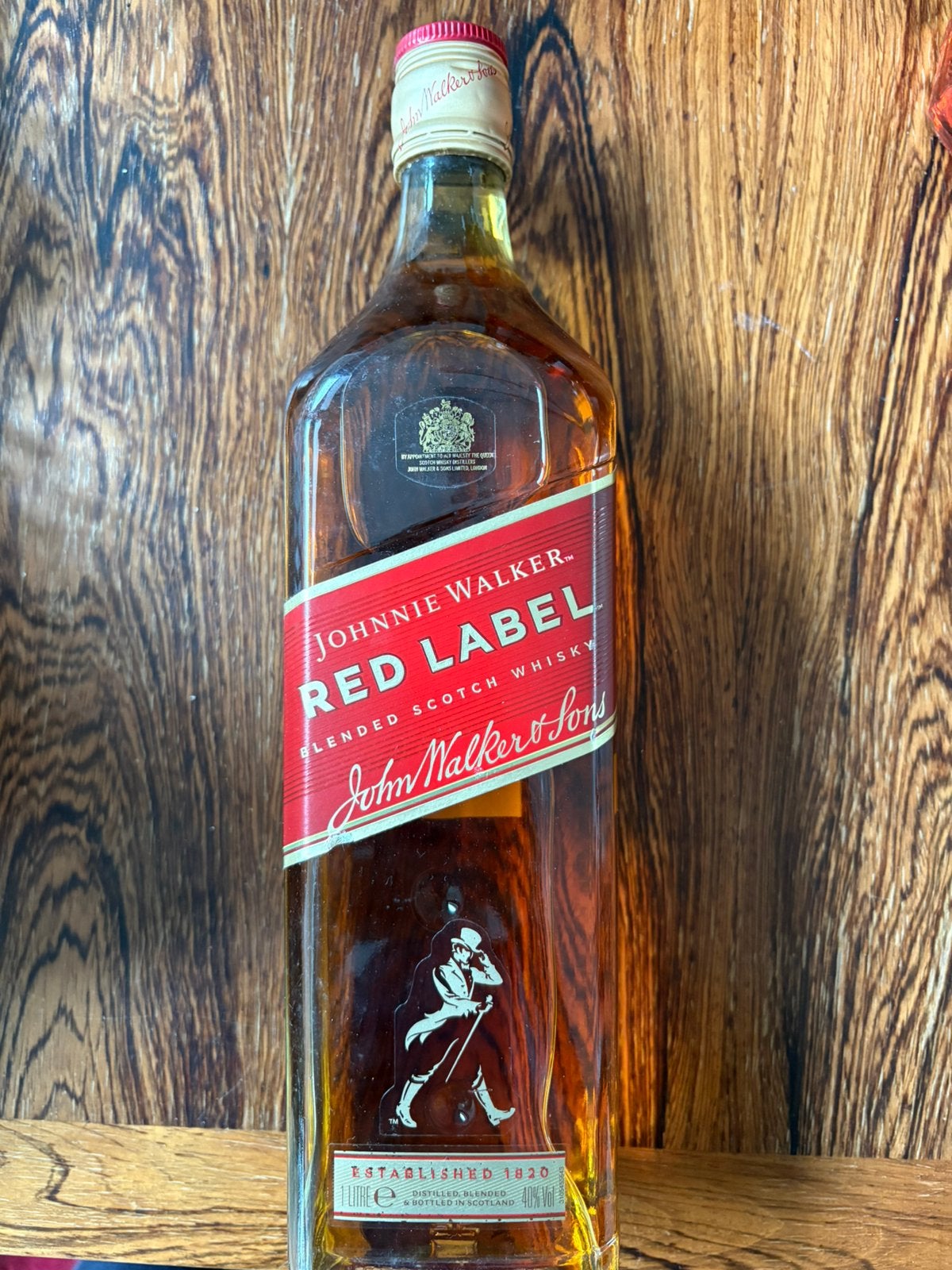 Étiquette rouge Johnnie Walker 1 litre, Enlèvement