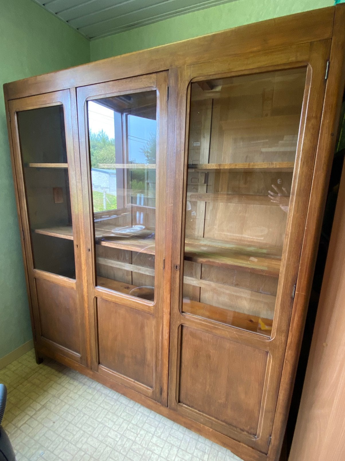 Grande Armoire Vitrine Vintage en Bois Massif, Enlèvement, Utilisé, Chêne