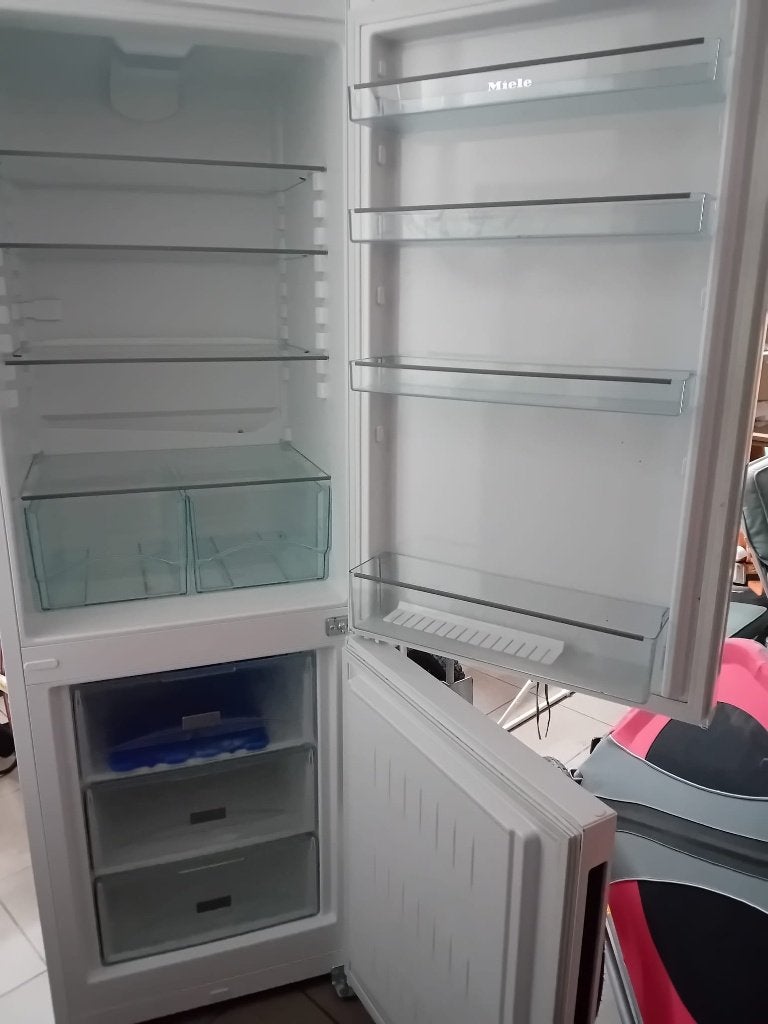 Grote frigo / diepvries combi (Miele), Electroménager, Réfrigérateurs & Frigos, Comme neuf, Avec congélateur séparé, 160 cm ou plus