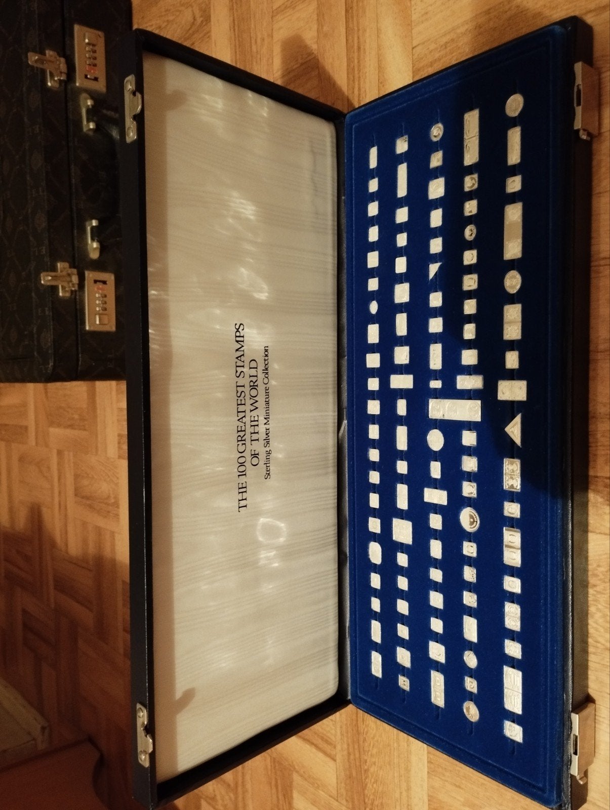 100 miniatuur postzegels in sterling zilver kleur zilver, Ophalen