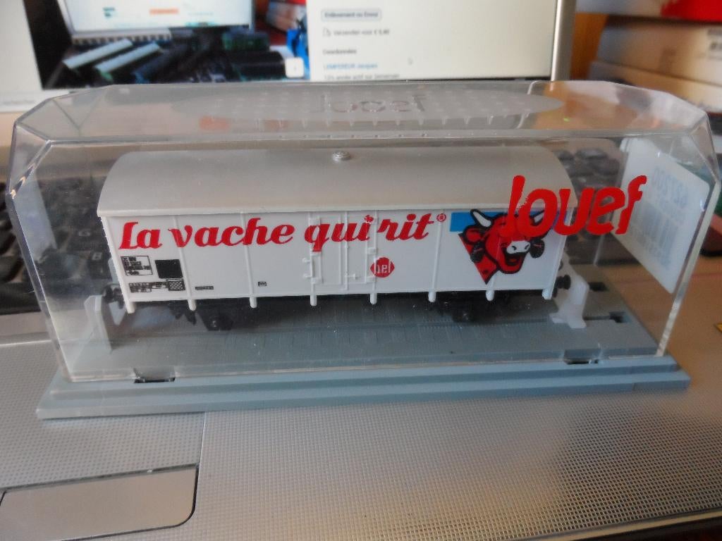 JOUEF - HO 6272 Wagen „The Laughing Cow” in verpakking..., Hobby en Vrije tijd, Jouef, Gelijkstroom of Wisselstroom, Ophalen of Verzenden