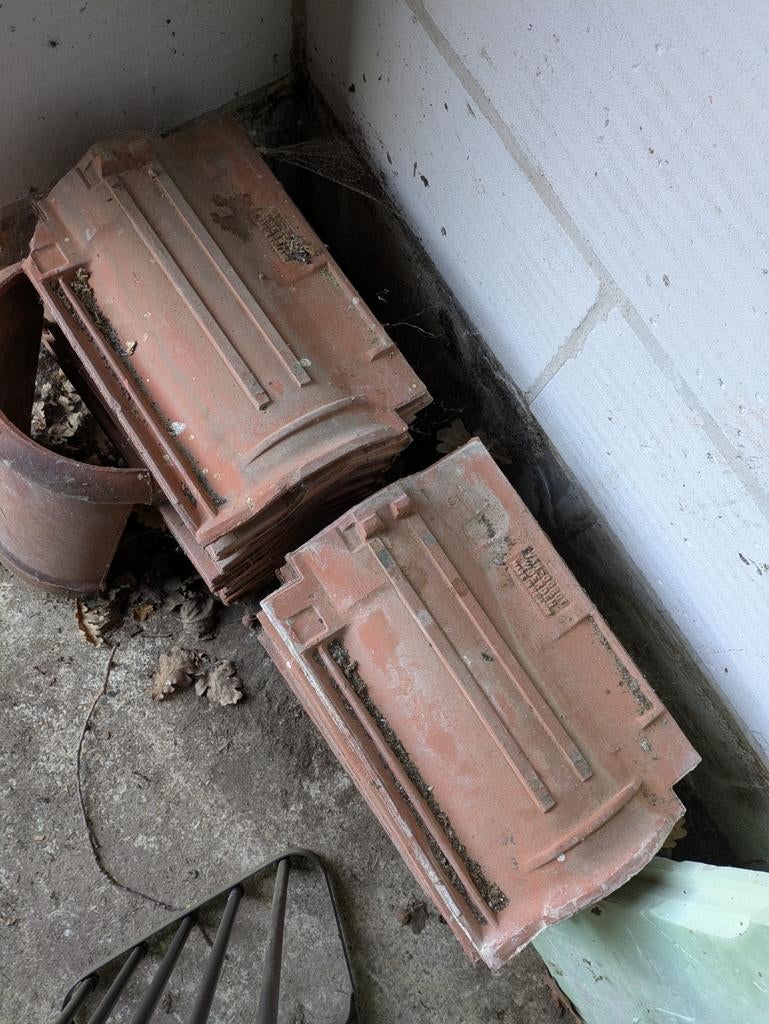Dakpannen. Van oordt. 20 in totaal :), Doe-het-zelf en Bouw, Ophalen, Dakpannen
