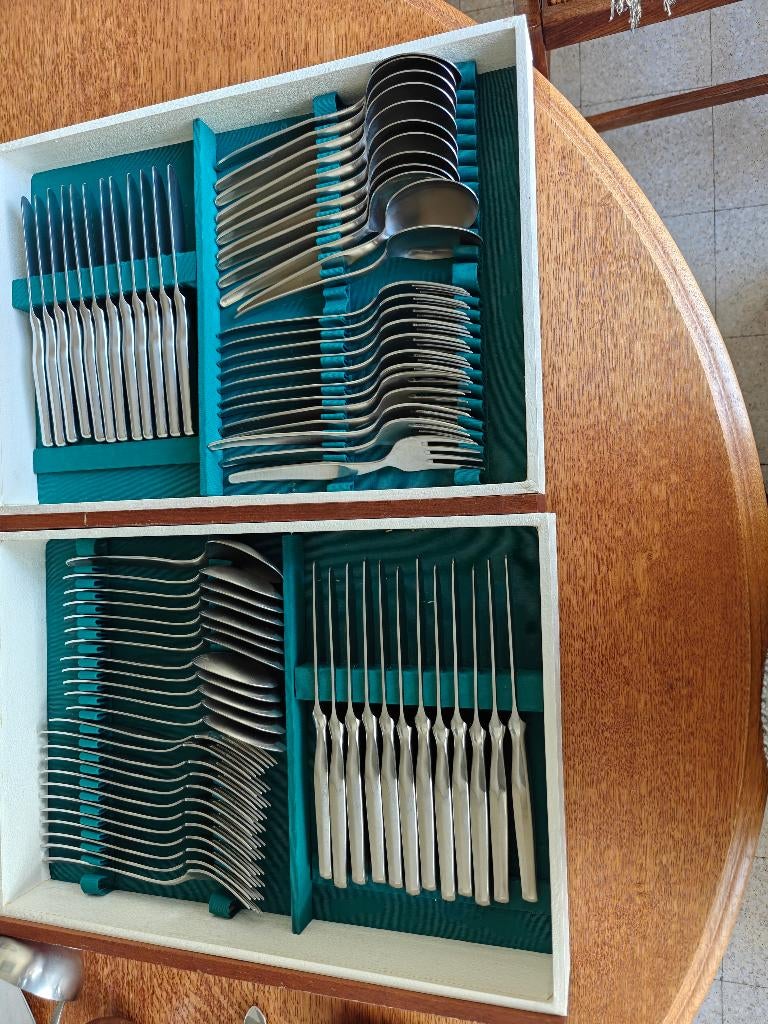 Service couverts de table, Maison & Meubles, Cuisine | Couverts, Enlèvement, Utilisé, Inox ou Chrome, Ensemble de couverts