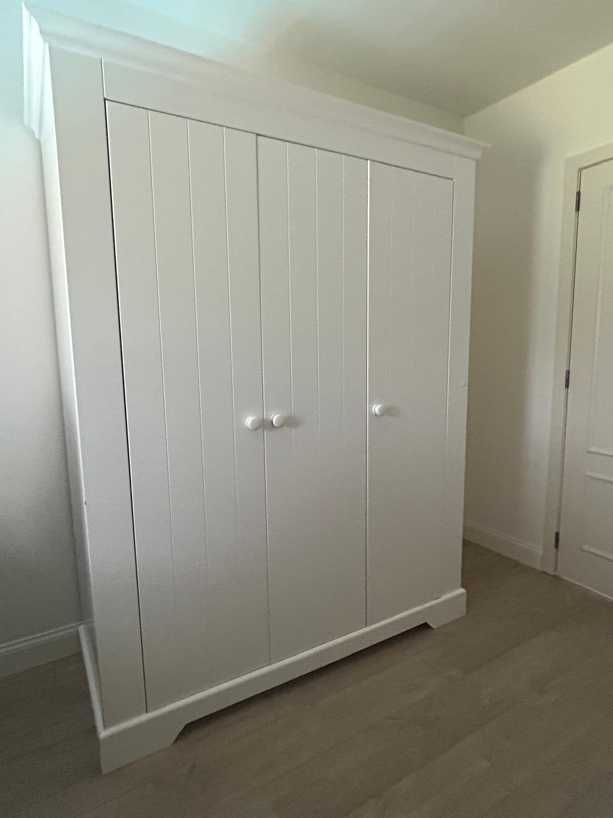 Bopita: lit en bois blanc + armoire à 3 portes, Enlèvement, Utilisé