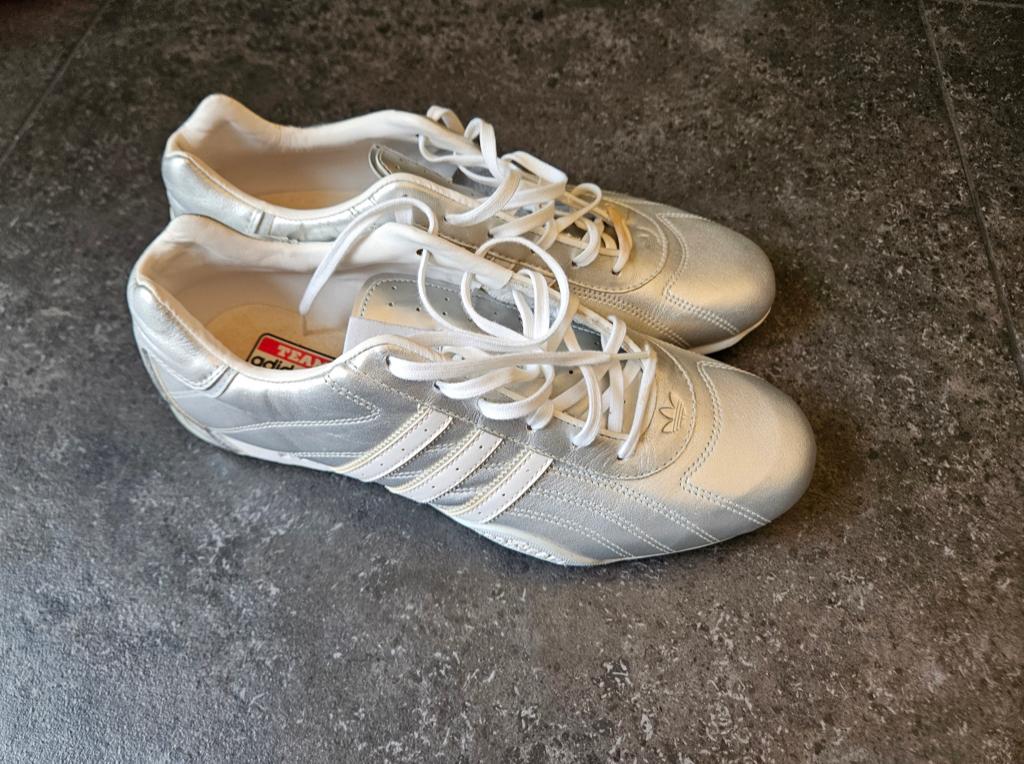 Nieuw Adidas grijze schoenen en witte schoenen, Vêtements | Hommes, Chaussures, Enlèvement, Neuf, Adidas, Baskets