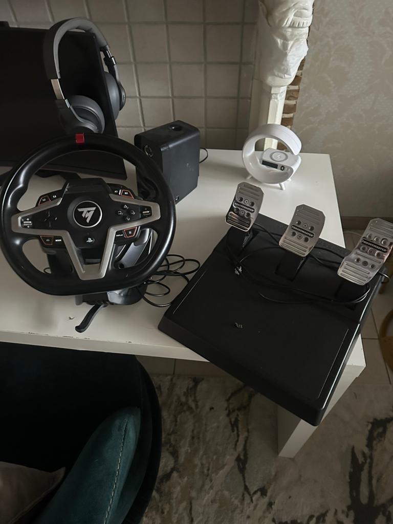 thrustmaster t248 ps5/pc stuur, Consoles de jeu & Jeux vidéo, Enlèvement ou Envoi, Comme neuf