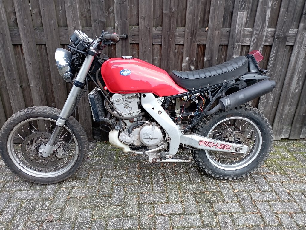 APRILIA 650, Motos, Occasion, 650 cm³, 1 cylindre, Naked bike