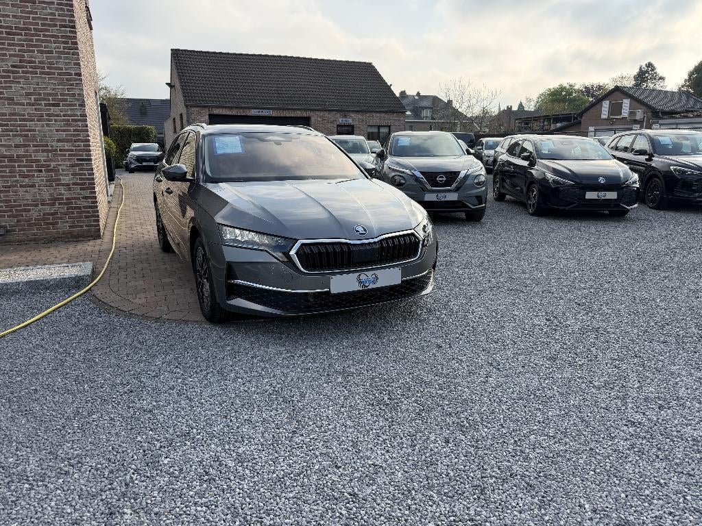 Skoda Octavia Combi 1.5 TSI 150PK mHEV DSG EL/TREKHAAK NIEUW, Autos, Skoda, Argent ou Gris, Achat, Entreprise, Noir