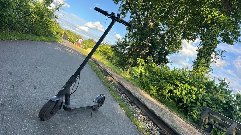 Te koop omdat ik een nieuwe step ga kopen.”, Enlèvement, Comme neuf, Step électrique (E-scooter)