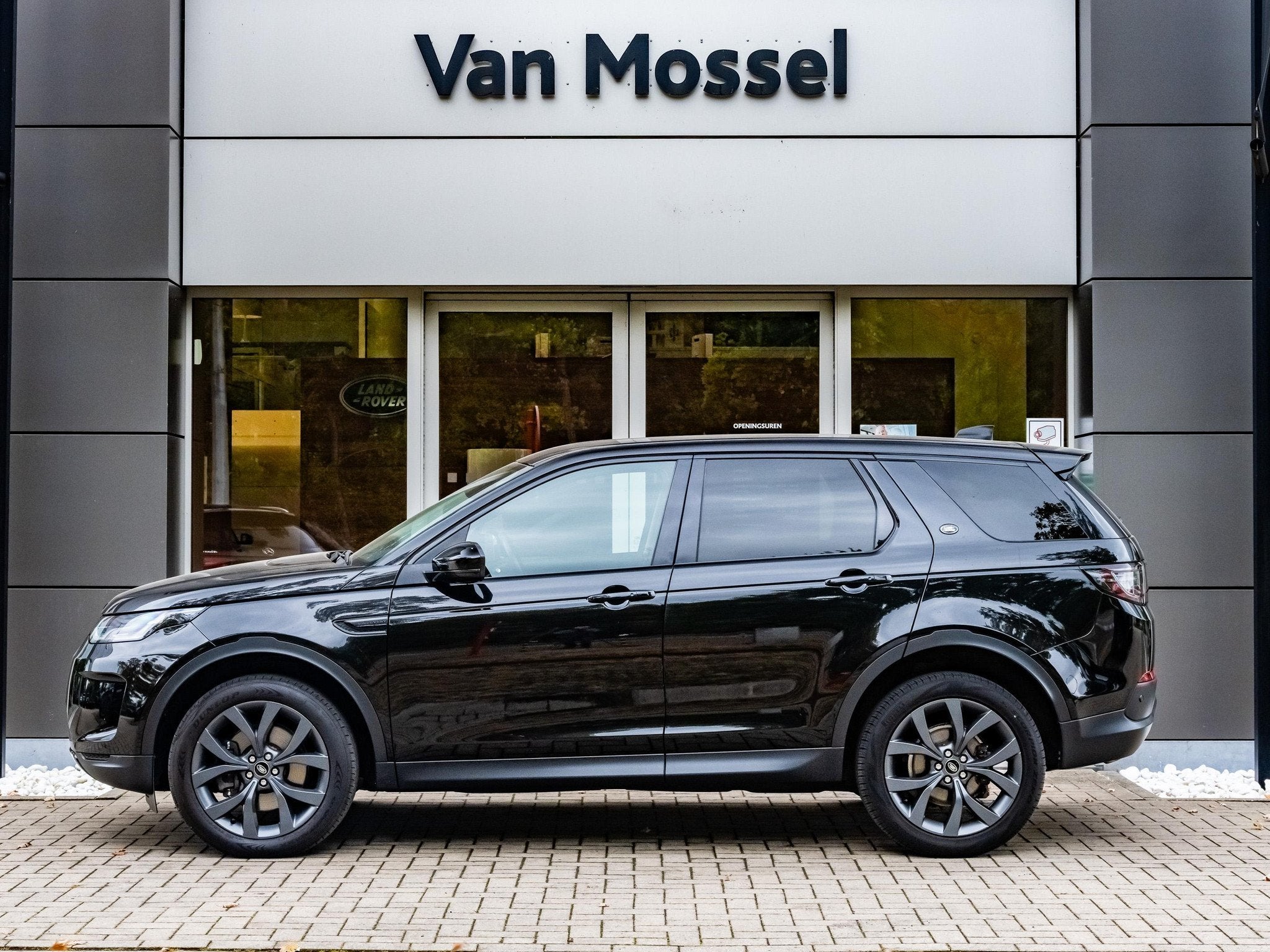 Land Rover Discovery Sport P200 SE AWD Auto. 23MY (bj 2022), Auto's, Land Rover, Automaat, Gebruikt, 4 cilinders, 2000 kg