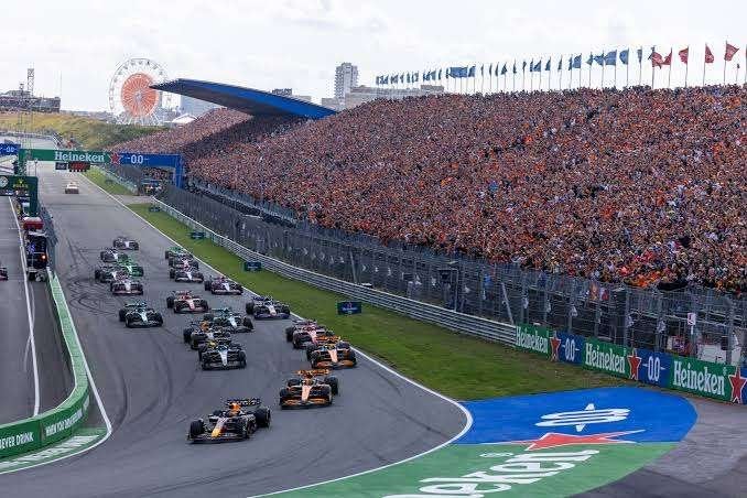 Gezocht: 2 tickets F1 Dutch GP – Zaterdag of Zondag, Twee personen