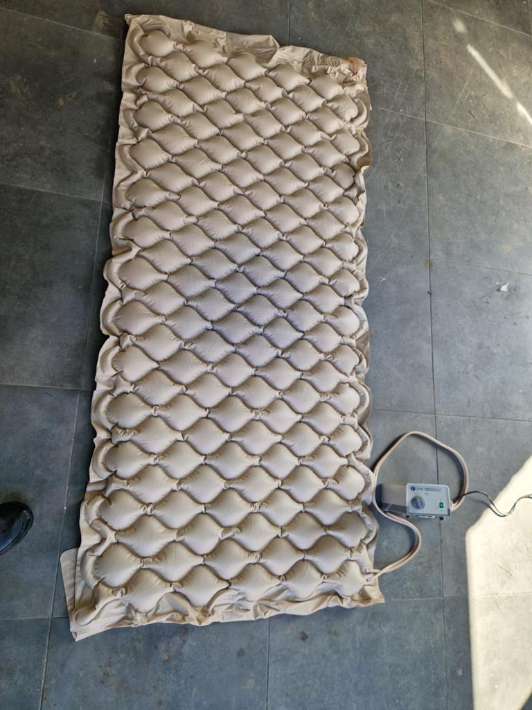 Anti-decubitus matras met compressor, Ophalen of Verzenden