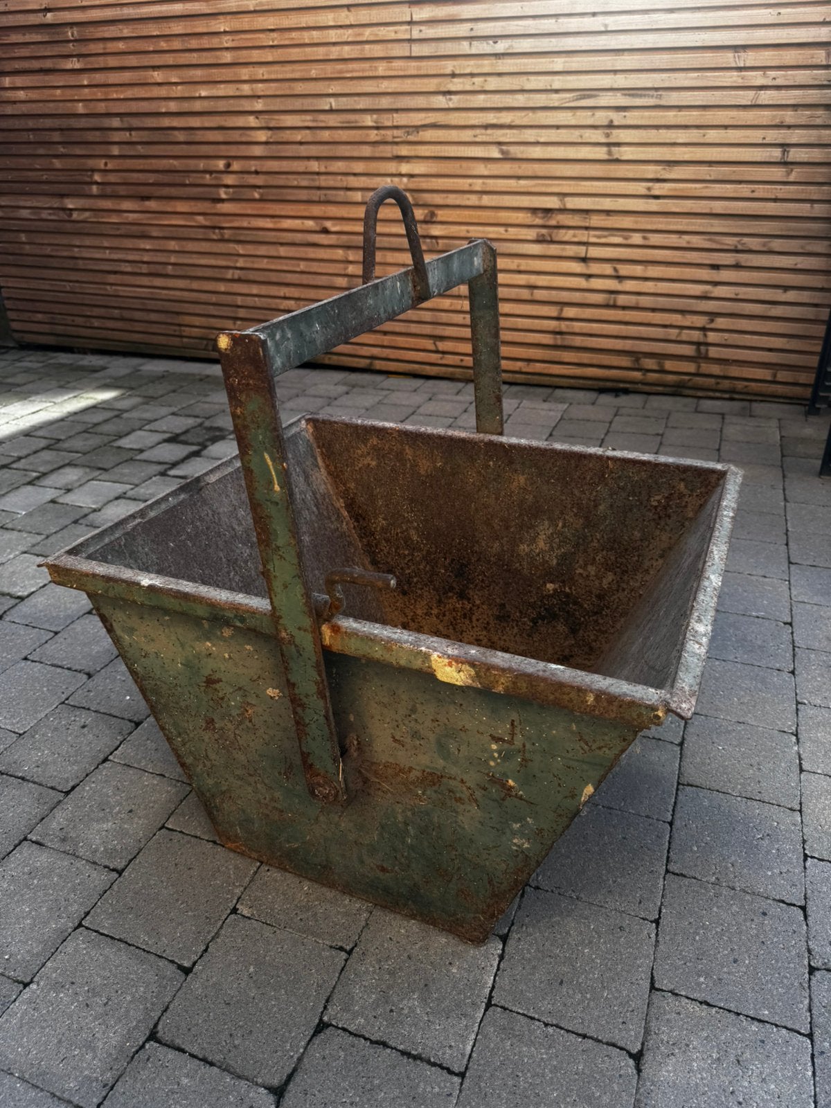 Bouwmateriaal kantelcontainer bak voor aan kraan of stelling, Enlèvement, Utilisé