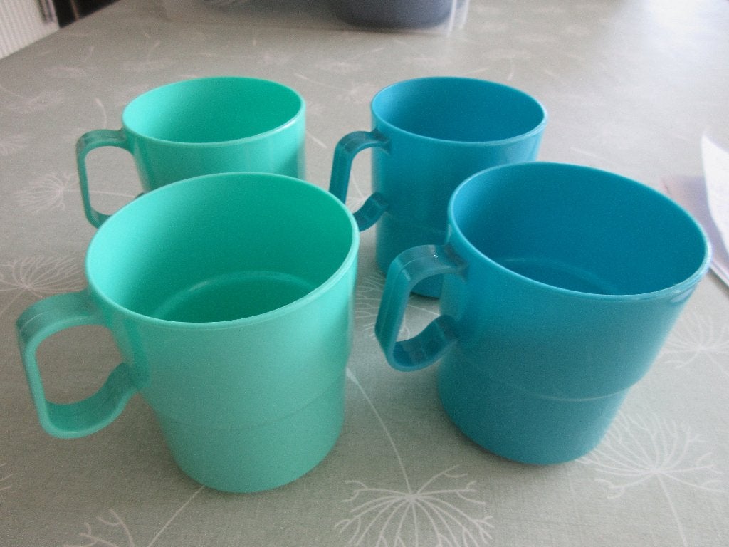 4 koffie tassen voor in caravan, Particulier