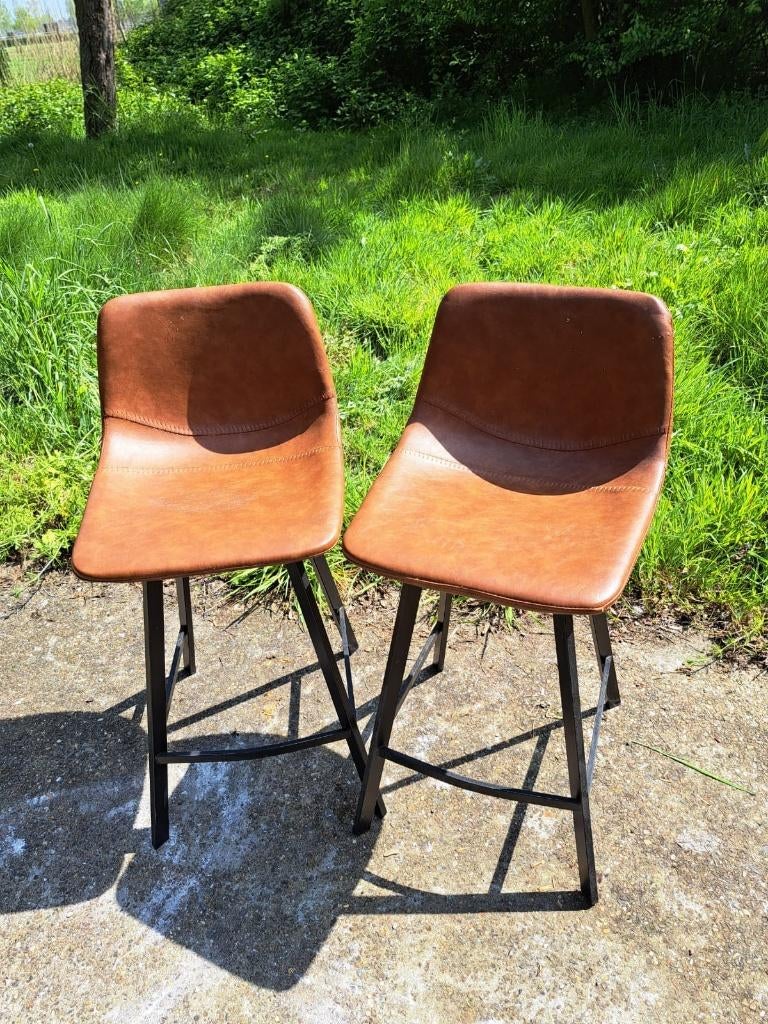 2 barstoelen/barkrukken (bruin skaileder) met voetsteun, Avec repose-pieds, Métal, 2 tabourets, Enlèvement