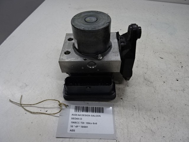 BLOC ABS (FREINS ANTI-BLOCAGE) Audi A4 (B9) (8W0907379J), Autos : Pièces & Accessoires, Auto-Union-Straße  1,
85057  Ingolstadt, DE