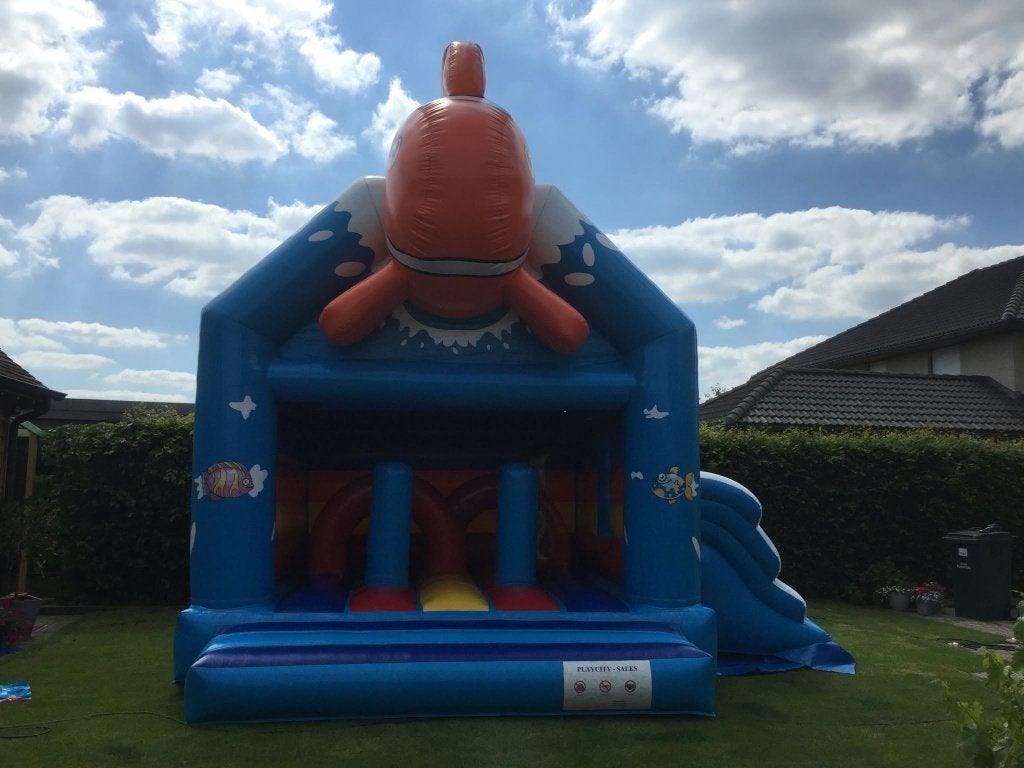 Springkasteel NEMO met glijbaan, Ophalen, Gebruikt, Feestartikel