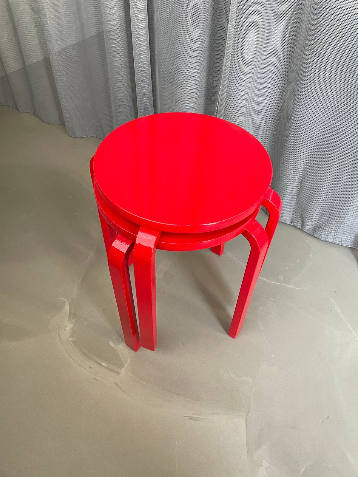 2x hoogglans gelakte IKEA frosta krukken., Maison & Meubles, Tabourets, Enlèvement ou Envoi, Comme neuf